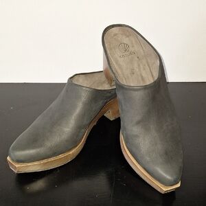 Coclico Kule Black Mules Clogs Womens Size 10 Suede Leather